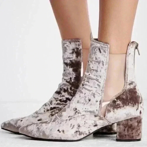 Jeffrey Campbell for Free People crushed velvet pointy toe ankle boots mauve 8 - Picture 1 of 9